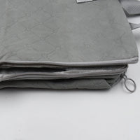 Versatile large bag for women, with zip closure, suitable for grocery shopping and outdoor use.