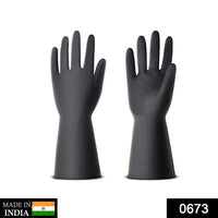 Natural gum rubber cleaning gloves for multipurpose use.