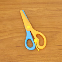 Child-Safe Plastic Safety Scissors for Kids (1 Pc)-01