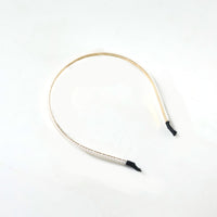 Decorative metal hair band with pearls