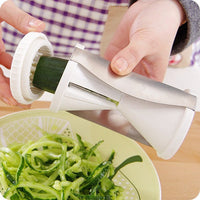 Fruit and vegetable spiral slicer for salads
