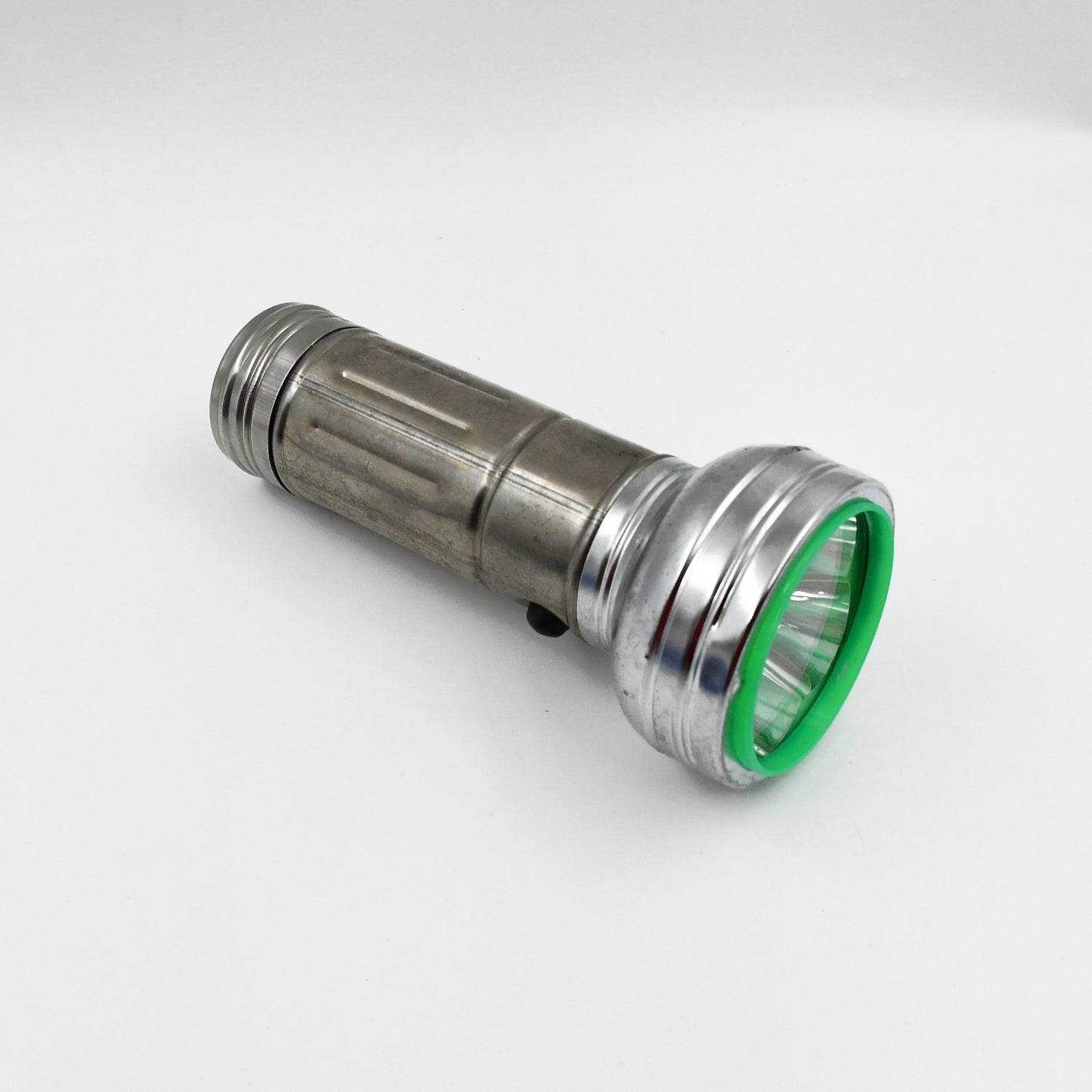 Nostalgic Portable Flashlight – Simple Iron Outdoor Old-Fashioned Torch Light